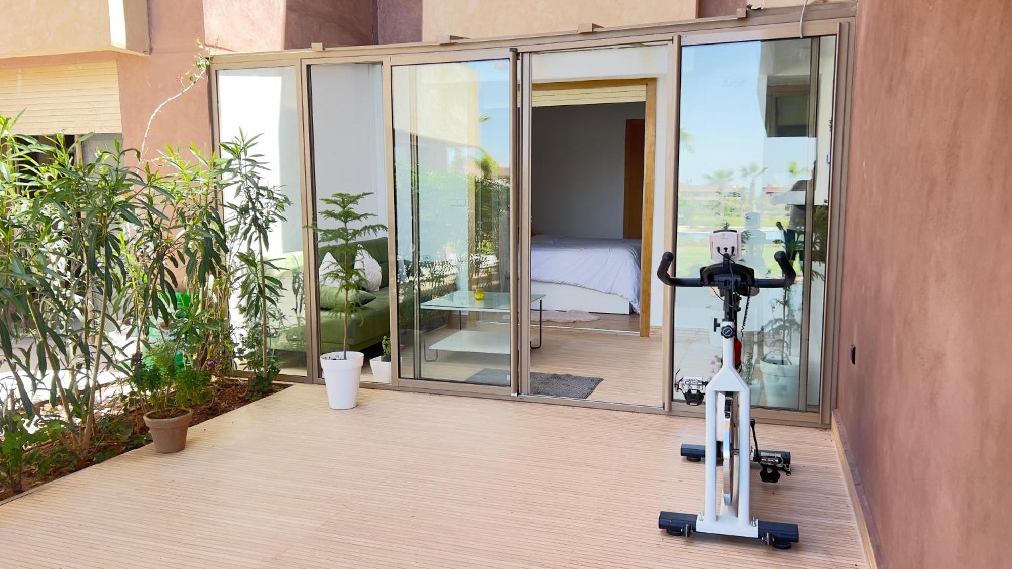 Appartement De Luxe Avec Jardin Vue Sur La Piscine Golf Securise 24H Sur 24 A 5 Minutes De L Aeroport マラケシュ エクステリア 写真